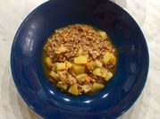 Una foto di zuppa di farro