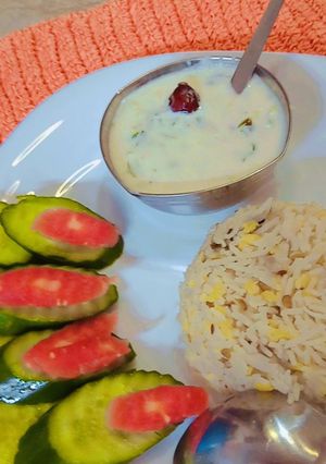 A picture of Special halki phulki moong daal khichri aur lauki ka raita.