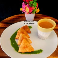 Chana Dal Onion Samosa - Street Style Special Surti Samosa (Ramadan Special) A picture of Chana Dal Onion Samosa - Street Style Special Surti Samosa (Ramadan Special).