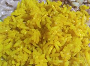 Una foto de Arroz con azafrán 😋