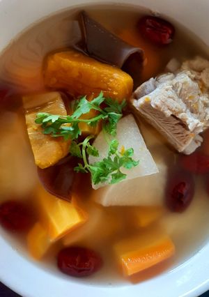 Hình của món Canh sườn bí đỏ.