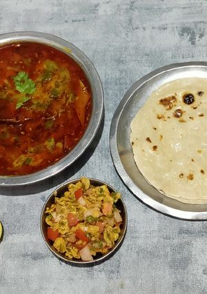 દાલ પાલક (Dal Palak Recipe In Gujarati) રેસીપી મુખ્ય ફોટો