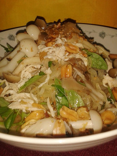 [菇菇巧思]涼拌菇菇雞絲青木瓜 的食譜成品照片