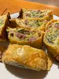 Rotolo di zucchine e pancetta in crosta di emmenthal