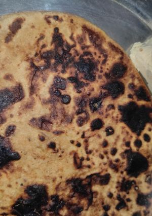 आलू का पराठा (aloo ka paratha recipe in Hindi) रेसिपी मुख्य फोटो