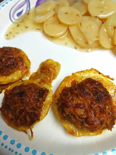 A picture of Cheesy Sausage stuffed in Pattypan Squash.