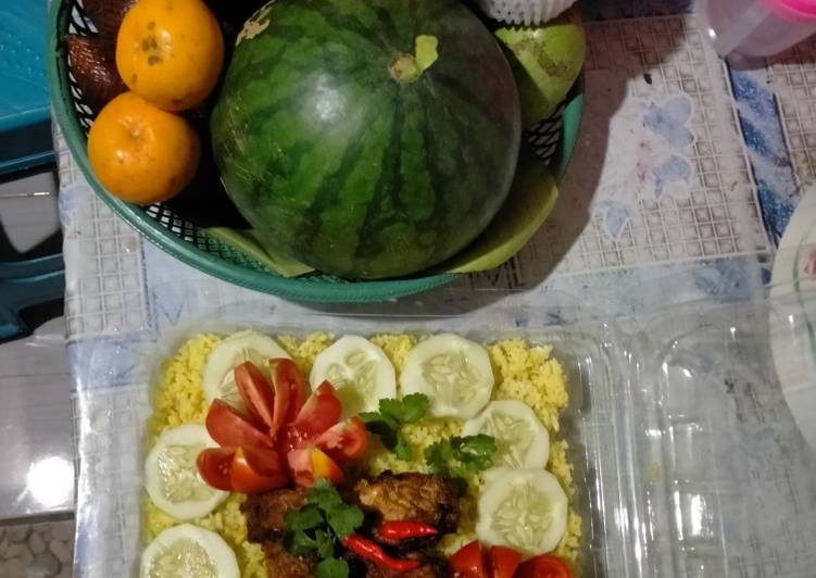 Nasi kuning ala ala