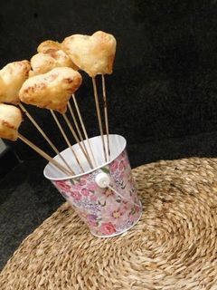 Una foto de Corazones o piruletas de hojaldre rellenos