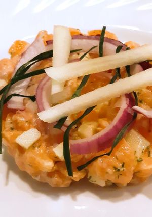 Une photo de Tartare de saumon à la pomme verte