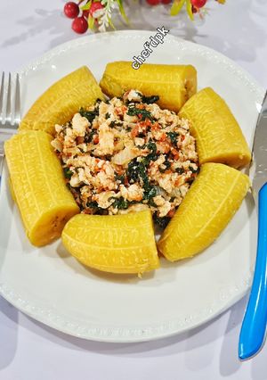 A picture of Boiled Plantain with vegetable eggs sauce 😋.
