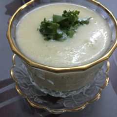 طريقة عمل شوربة البصل والبطاطس-レシピのメイン写真
