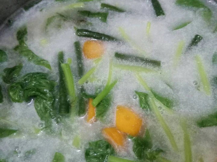 Cara Mudah Menyiapkan Resep Sayur bobor bayam kacang wortel yang Lezat Sekali Anti Ribet, Lezat
