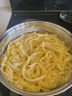 A picture of Fettuccini Alfredo (college student recipe).