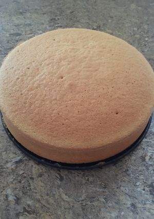 A picture of Japanese sponge cake.