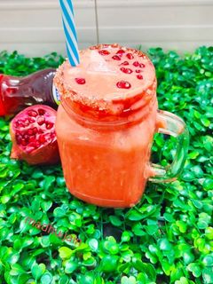 स्ट्रॉबेरी बनाना मिल्कशेक (Strawberry banana shake recipe in Hindi) रेसिपी मुख्य फोटो