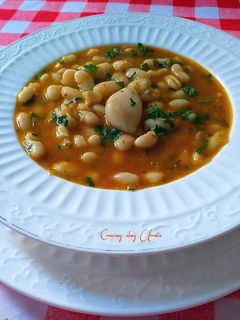 Una foto de Potaje de alubias blancas con sofrito árabe a mi estilo