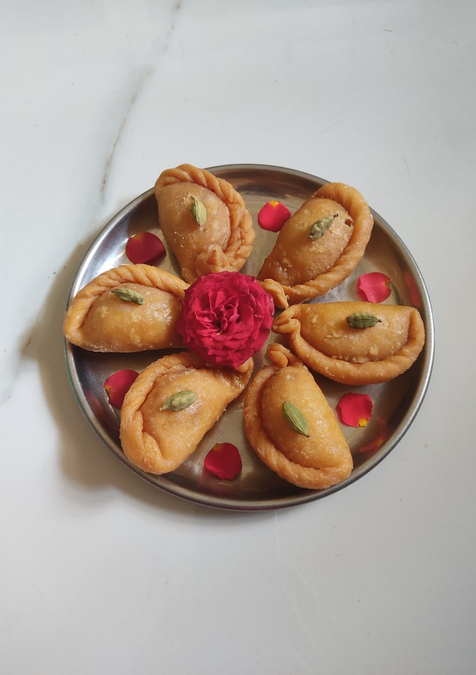 சந்திரகலா செய்முறை முக்கிய புகைப்படம்