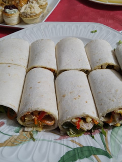 Una foto de Fajitas de pollo con salsa de yogurt