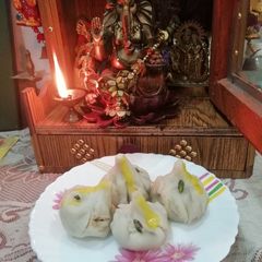A picture of Ukadiche Modak.
