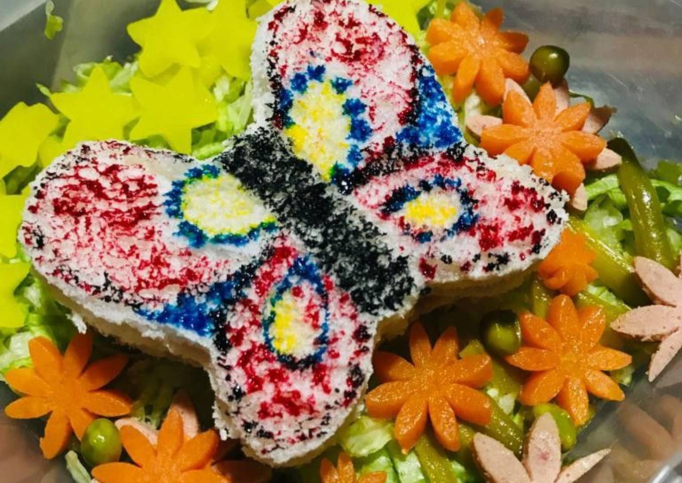 Una Mariposita atrapada en Flores