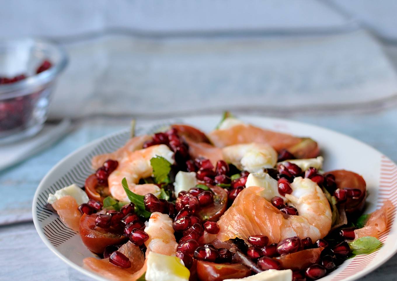 Ensalada de langostinos y granada