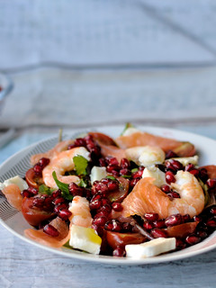 Una foto de Ensalada de langostinos y granada