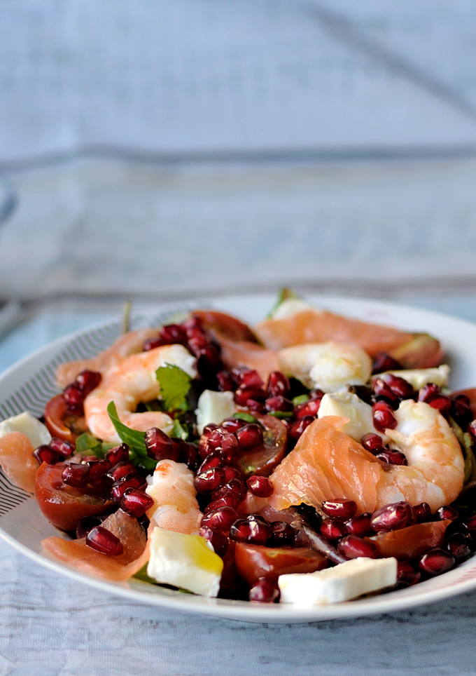 Una foto de Ensalada de langostinos y granada