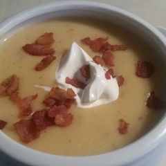 A picture of Potato & Bacon Soup.