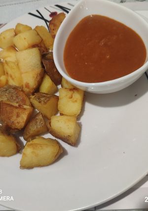 Una foto de Patatas bravas en mambo!!