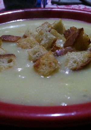 Foto di Vellutata di patate con pane bruscato e guanciale