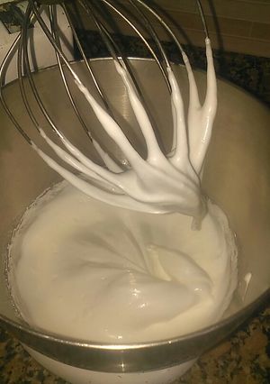 Una foto de Merengue de claras suuupeeer fácil