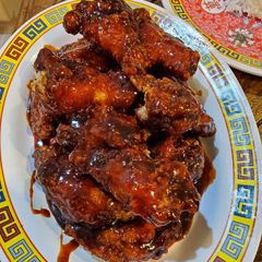 A picture of Korean fried chicken.