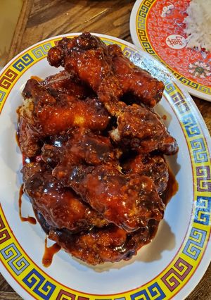 A picture of Korean fried chicken.