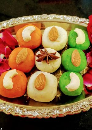 A picture of Tricolour mawa peda.