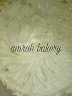 A picture of Butter icing.