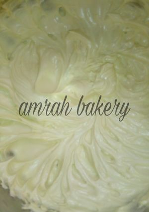 A picture of Butter icing.