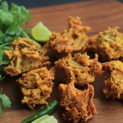 A picture of Bhajia/Bajji.