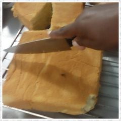 A picture of White cake.