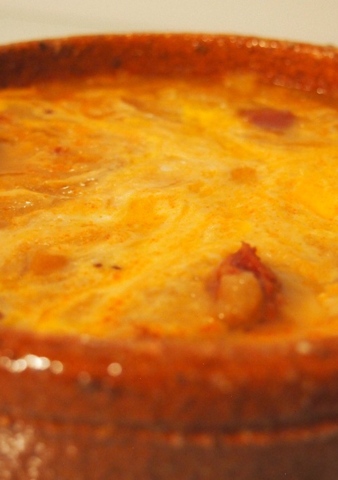 Una foto de Sopa de ajo con costra