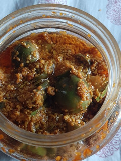 ગુંદા કેરી નું ખાટું અથાણું (Gunda Keri Khatu Athanu Recipe In Gujarati) રેસીપી મુખ્ય ફોટો