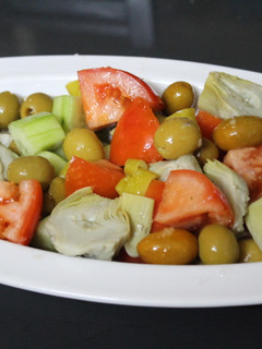 Una foto de Ensalada con rodajas de guindilla en vinagre