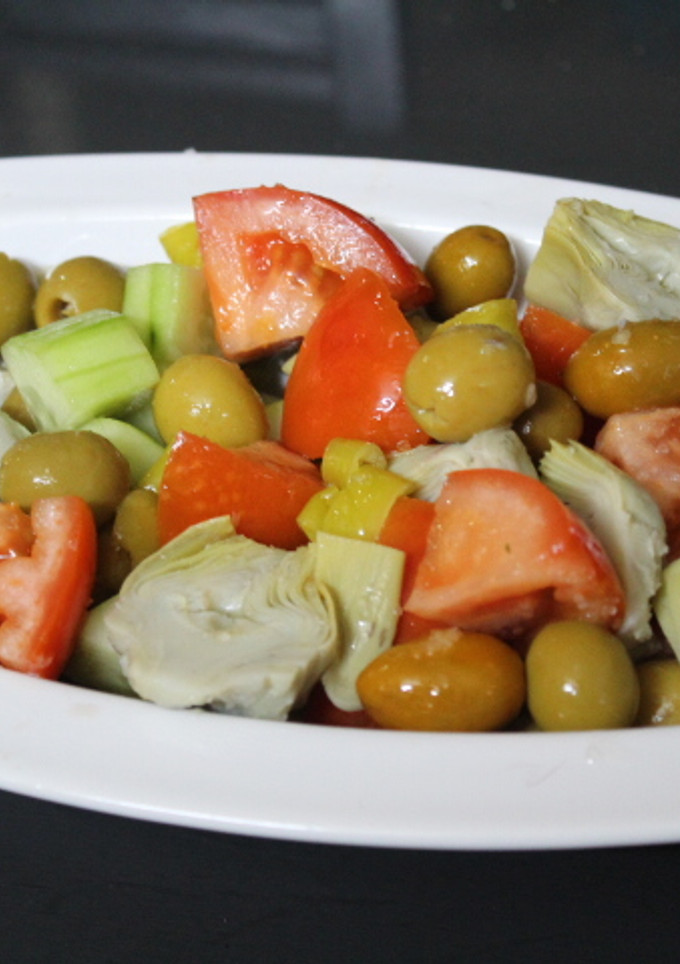 Una foto de Ensalada con rodajas de guindilla en vinagre