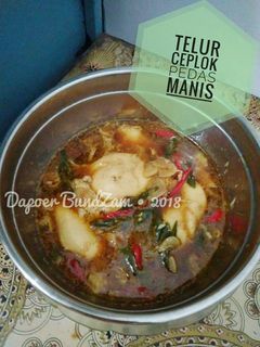 Foto resep Telur Ceplok Pedes Manis #BikinRamadanBerkesan #7