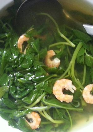Hình của món Tôm nõn nấu canh rau muống.