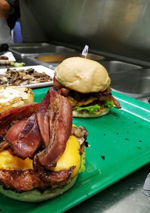 Una foto de Hamburguesa De Mezcla de chorizo