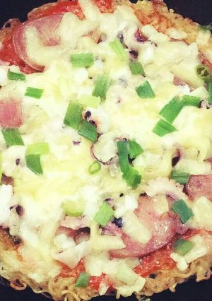 Hình của món Pizza mì gói.