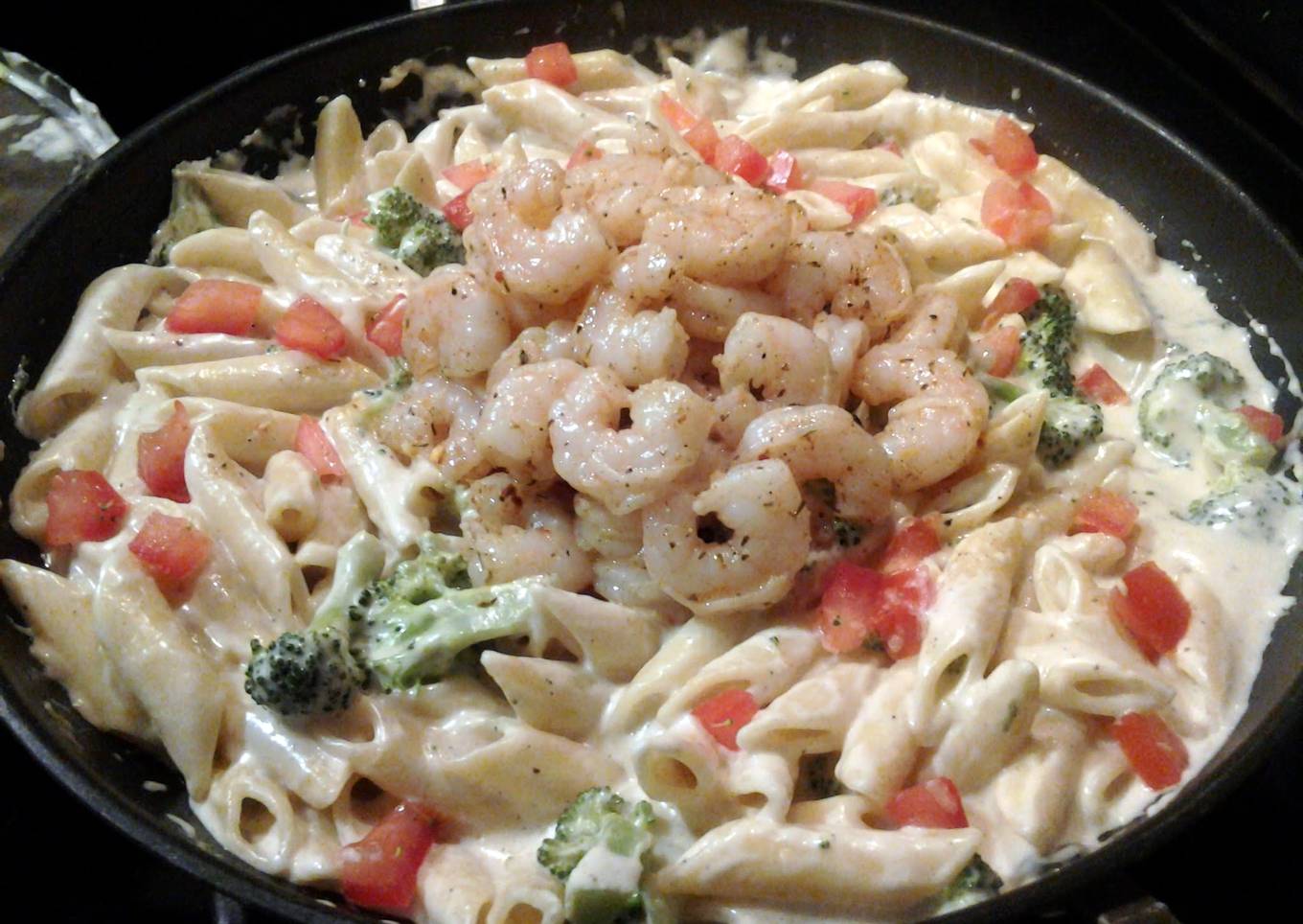 Mostaccioli Alfredo w/ caribbean shrimp