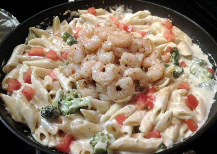 Simple Way to Prepare Ultimate Mostaccioli Alfredo w/ caribbean shrimp