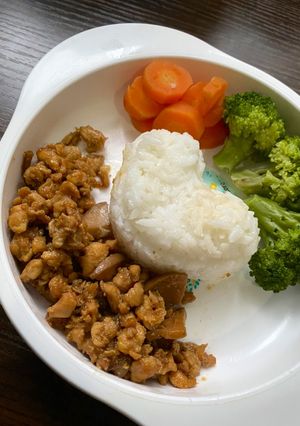 Foto resep MPASI 1 tahun (NASI AYAM JAMUR) mudah