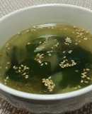 Easy Wakame and Onion Chinese-Style Soup